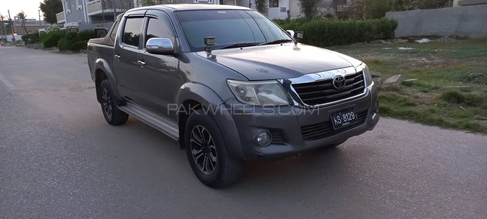 Toyota Hilux 2013 for Sale in Karachi Image-1