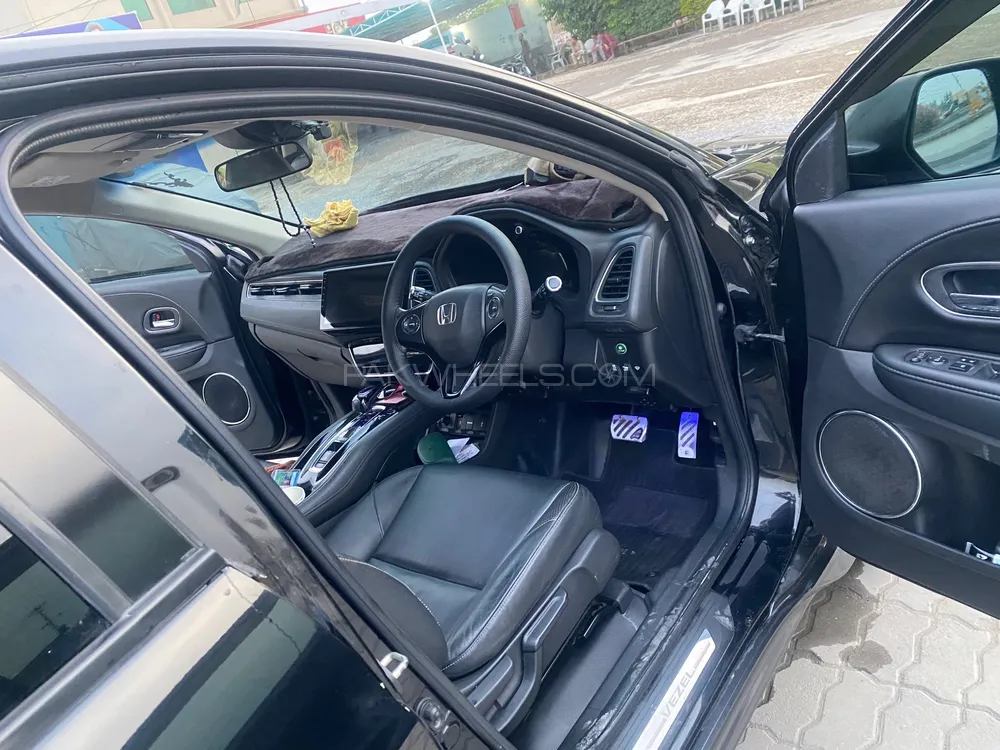 Honda Vezel 2015 for Sale in Nowshera cantt Image-1