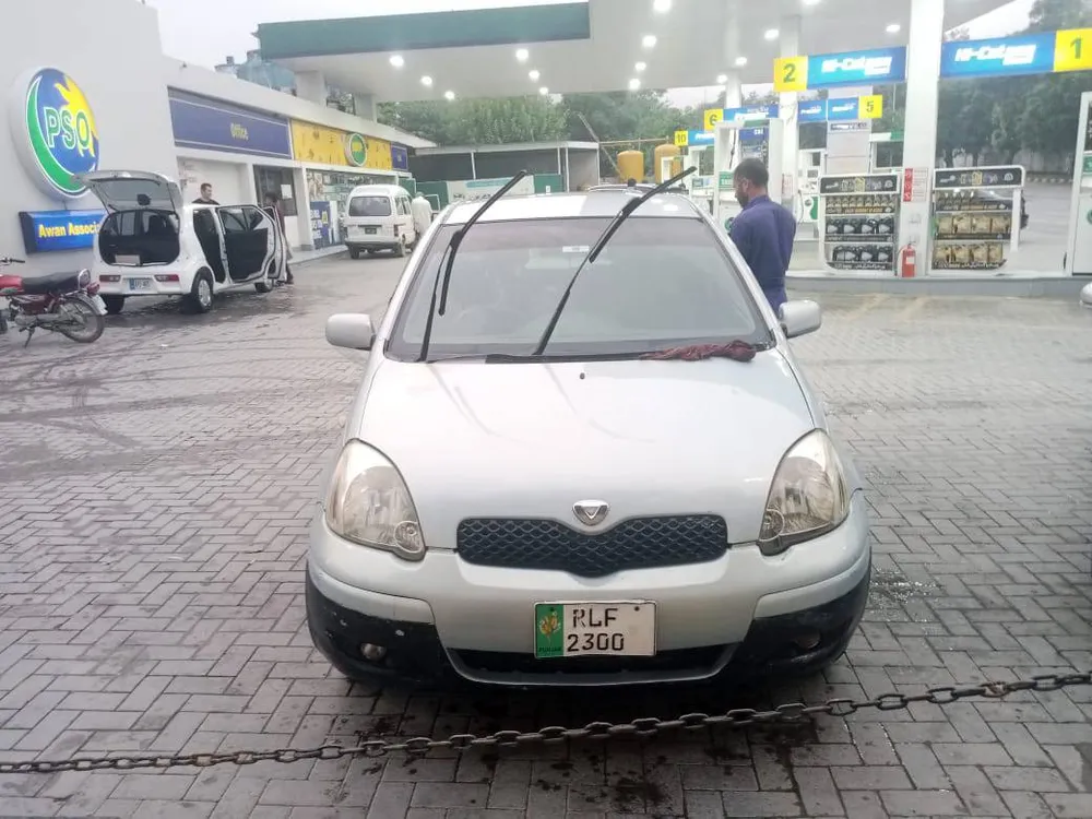 Toyota Vitz 2003 for Sale in Islamabad Image-1
