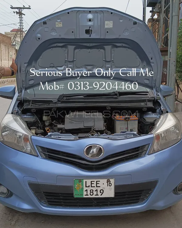 Toyota Vitz 2013 for Sale in Peshawar Image-1
