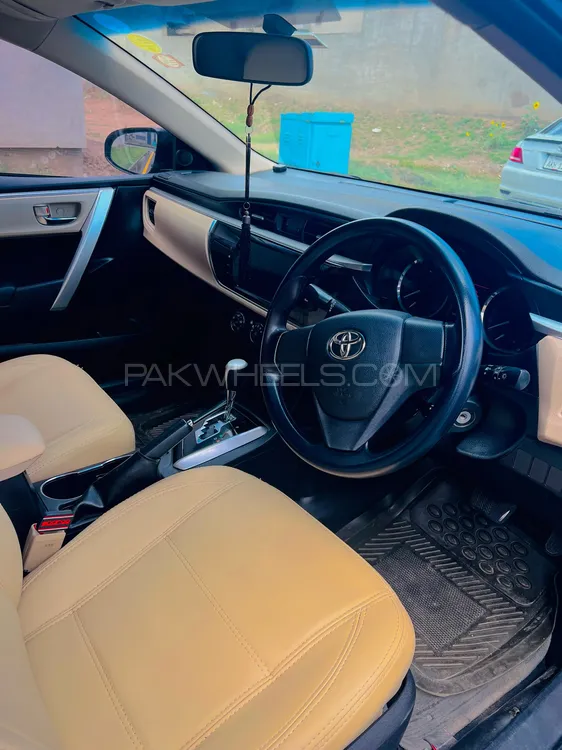 Toyota Corolla 2016 for Sale in Faisalabad Image-1