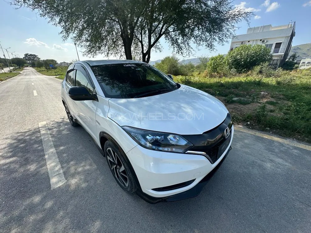 Honda Vezel 2016 for Sale in Islamabad Image-1
