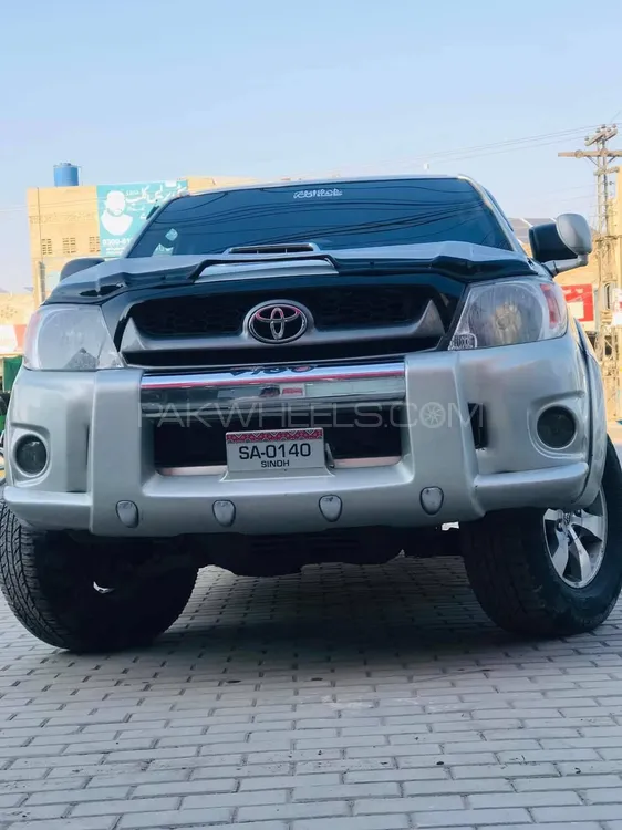 Toyota Hilux 2010 for Sale in Burewala Image-1