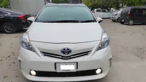 Toyota Prius Alpha S Touring 2013 for Sale