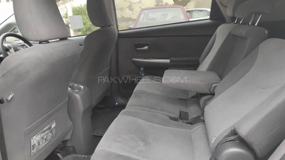 Toyota Prius Alpha 2013 for Sale in Islamabad Image-1