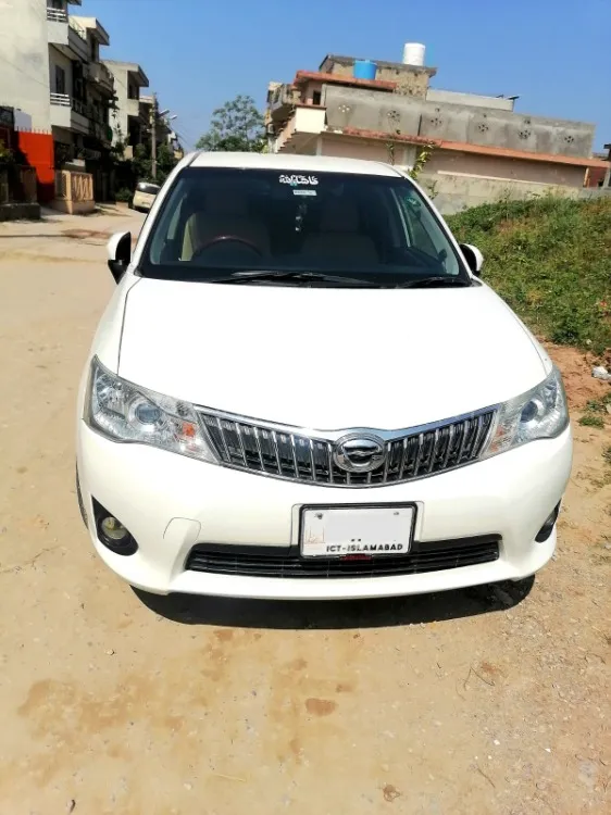 Toyota Corolla Axio 2012 for Sale in Islamabad Image-1