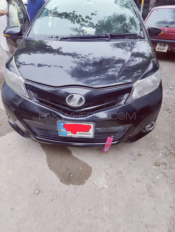 Toyota Vitz 2012 for Sale in Islamabad Image-1