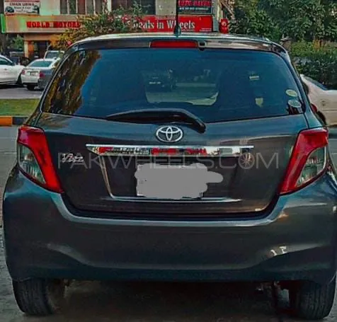 Toyota Vitz 2012 for Sale in Islamabad Image-1