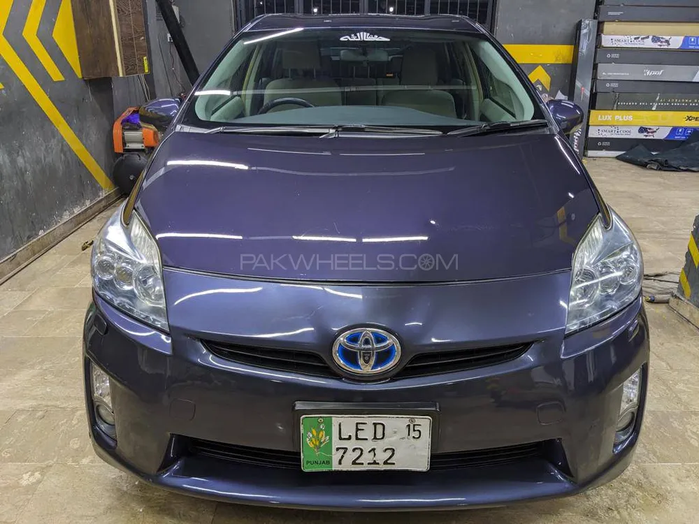 Toyota Prius 2011 for Sale in Lahore Image-1