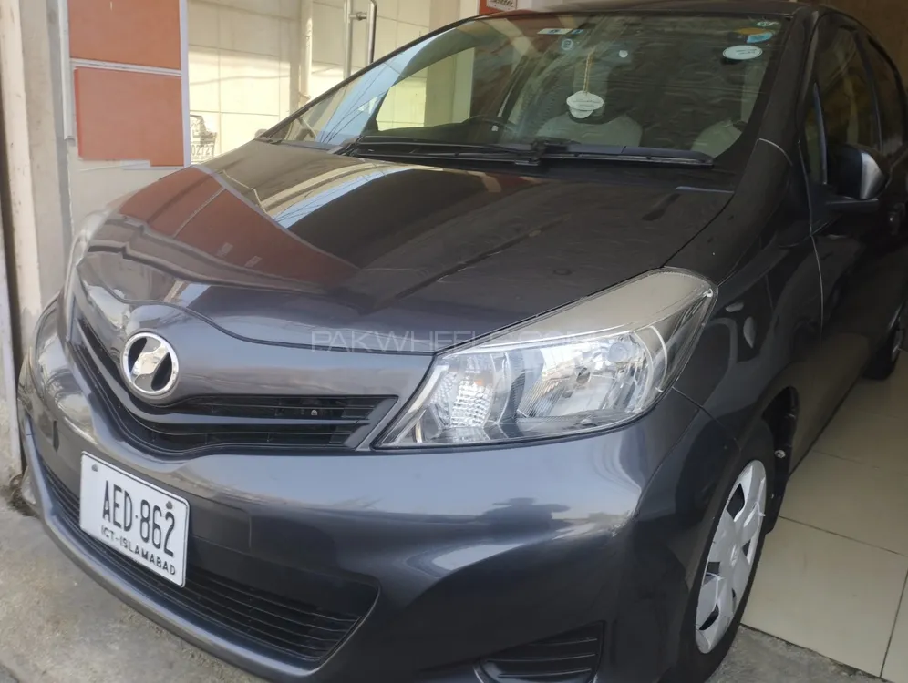 Toyota Vitz 2014 for Sale in Multan Image-1