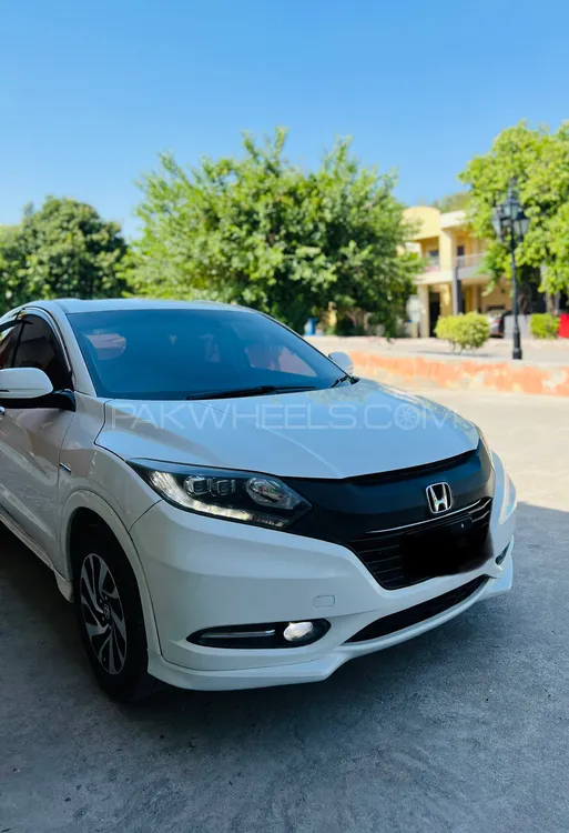 Honda Vezel 2015 for Sale in Rawalpindi Image-1