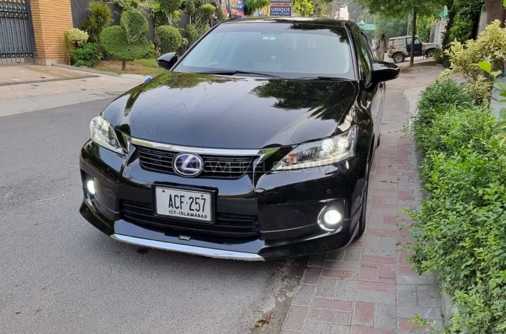 Lexus CT200h 2013 for Sale in Lahore Image-1