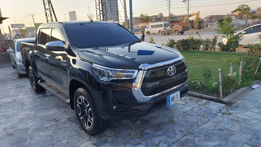 Toyota Hilux 2021 for Sale in Peshawar Image-1