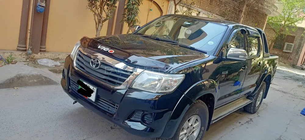 Toyota Hilux 2014 for Sale in Lahore Image-1