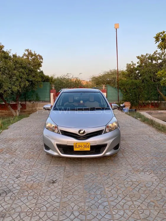 Toyota Vitz 2013 for Sale in Karachi Image-1