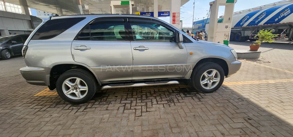 Toyota Harrier 2002 for Sale in Karachi Image-1