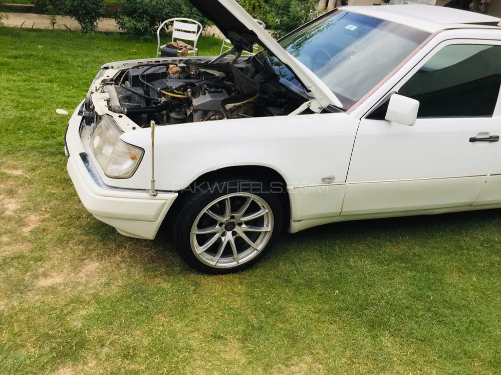 Mercedes Benz E Class 1994 for Sale in Peshawar Image-1