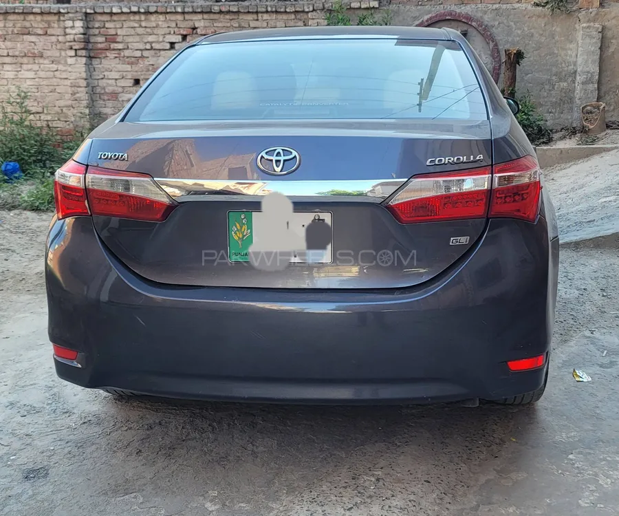 Toyota Corolla 2016 for Sale in Faisalabad Image-1