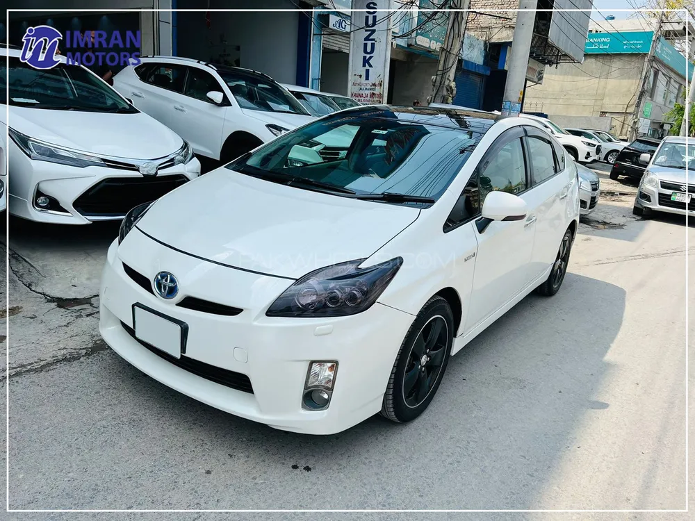 Toyota Prius 2011 for Sale in Lahore Image-1