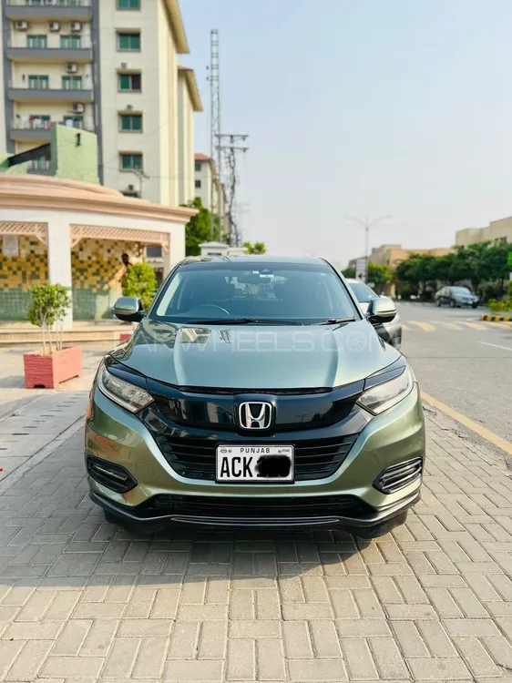 Honda Vezel 2018 for Sale in Lahore Image-1
