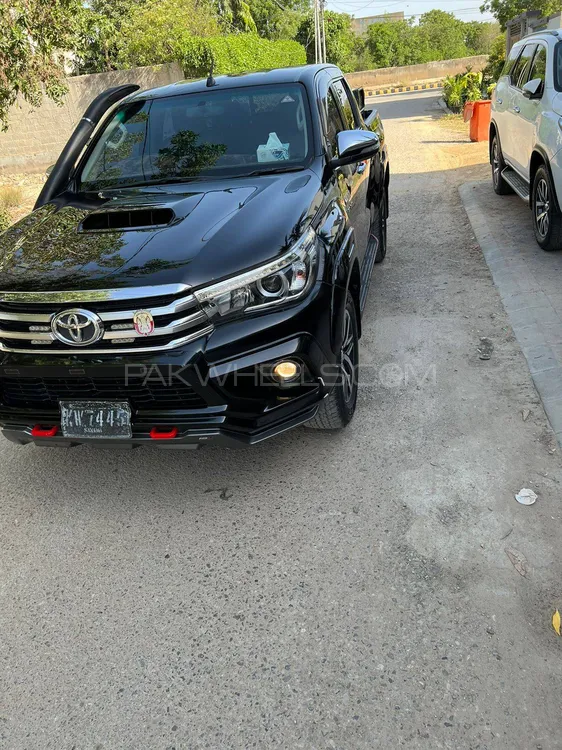 Toyota Hilux 2017 for Sale in Karachi Image-1