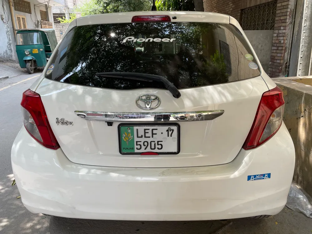 Toyota Vitz 2017 for Sale in Lahore Image-1