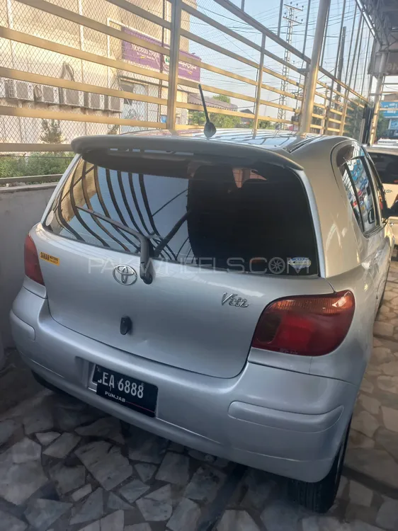 Toyota Vitz 2004 for Sale in Peshawar Image-1