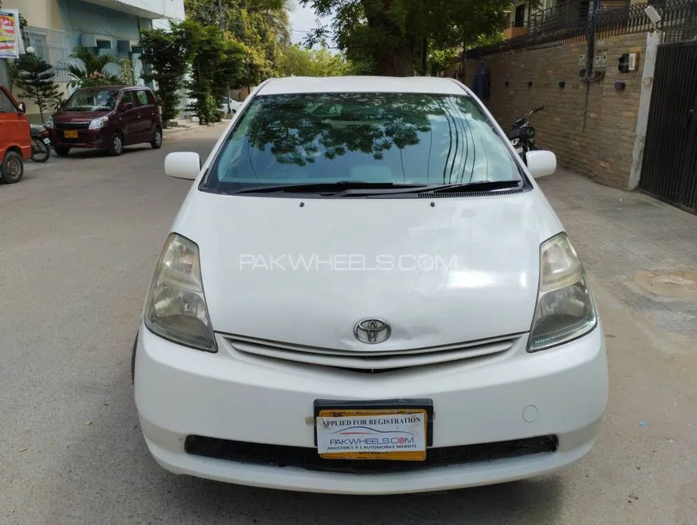 Toyota Prius 2010 for Sale in Karachi Image-1