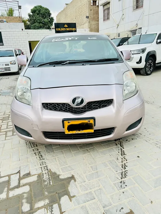 Toyota Vitz 2010 for Sale in Karachi Image-1