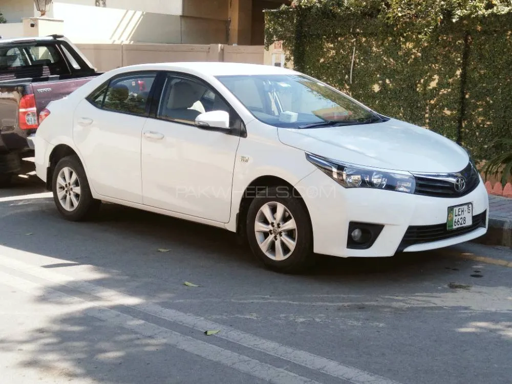 Toyota Corolla 2015 for Sale in Faisalabad Image-1