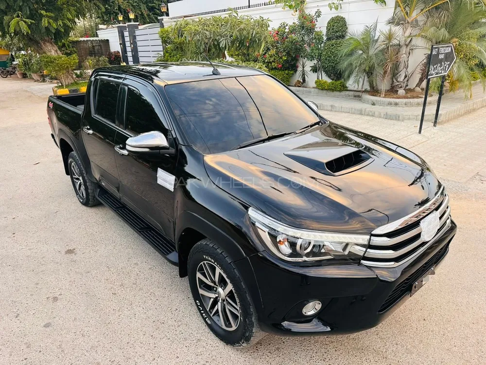 Toyota Hilux 2017 for Sale in Karachi Image-1