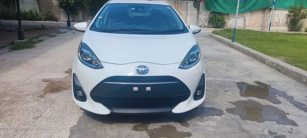 Toyota Aqua 2019 for Sale in Peshawar Image-1
