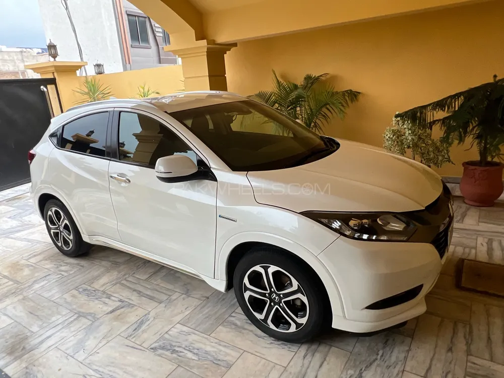 Honda Vezel 2016 for Sale in Islamabad Image-1
