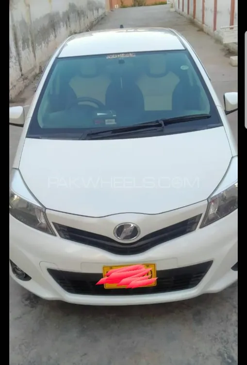Toyota Vitz 2012 for Sale in Karachi Image-1