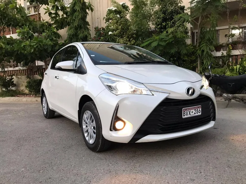 Toyota Vitz 2020 for Sale in Karachi Image-1