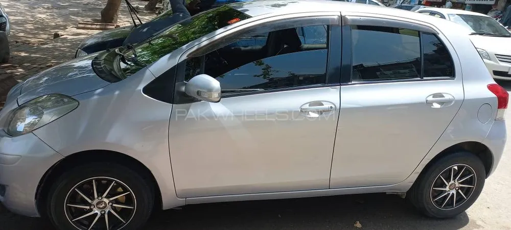 Toyota Vitz 2010 for Sale in Islamabad Image-1