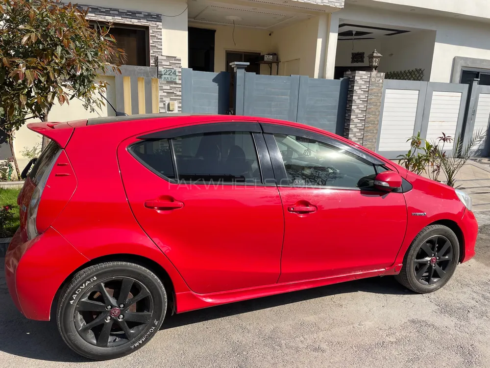 Toyota Aqua 2012 for Sale in Gujranwala Image-1