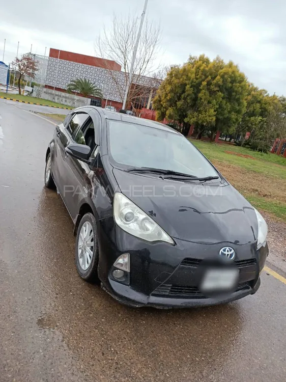 Toyota Aqua 2013 for Sale in Hyderabad Image-1