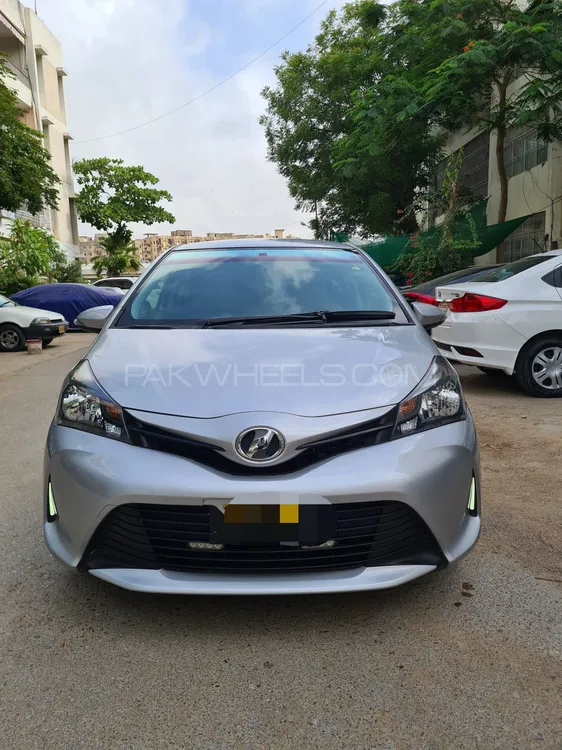 Toyota Vitz 2016 for Sale in Karachi Image-1