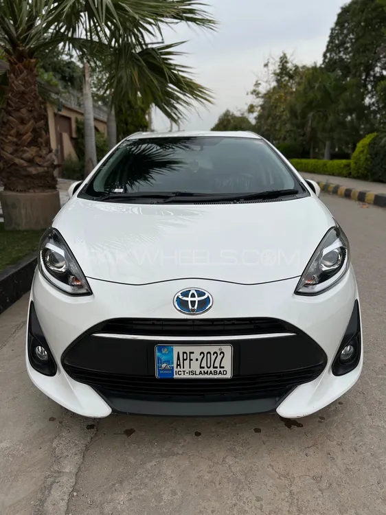 Toyota Aqua 2018 for Sale in Peshawar Image-1