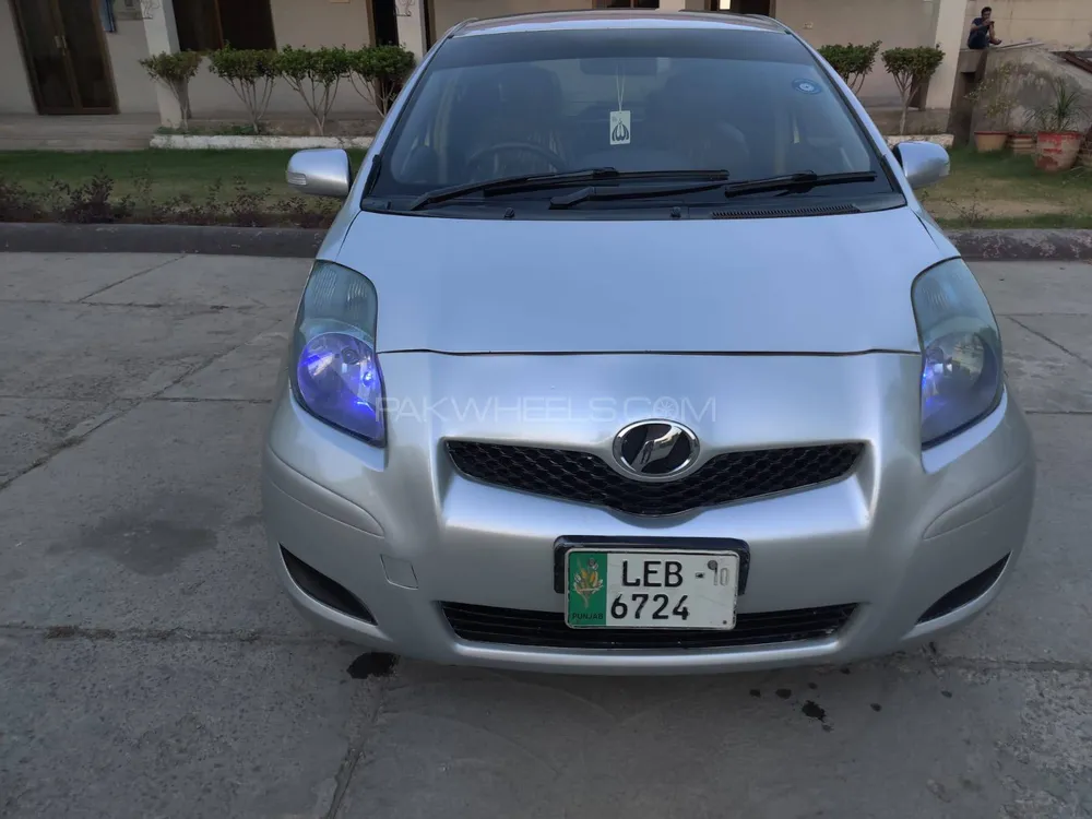 Toyota Vitz 2007 for Sale in Lahore Image-1