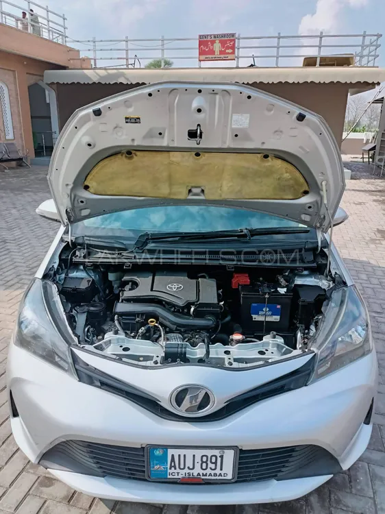 Toyota Vitz 2016 for Sale in Lahore Image-1