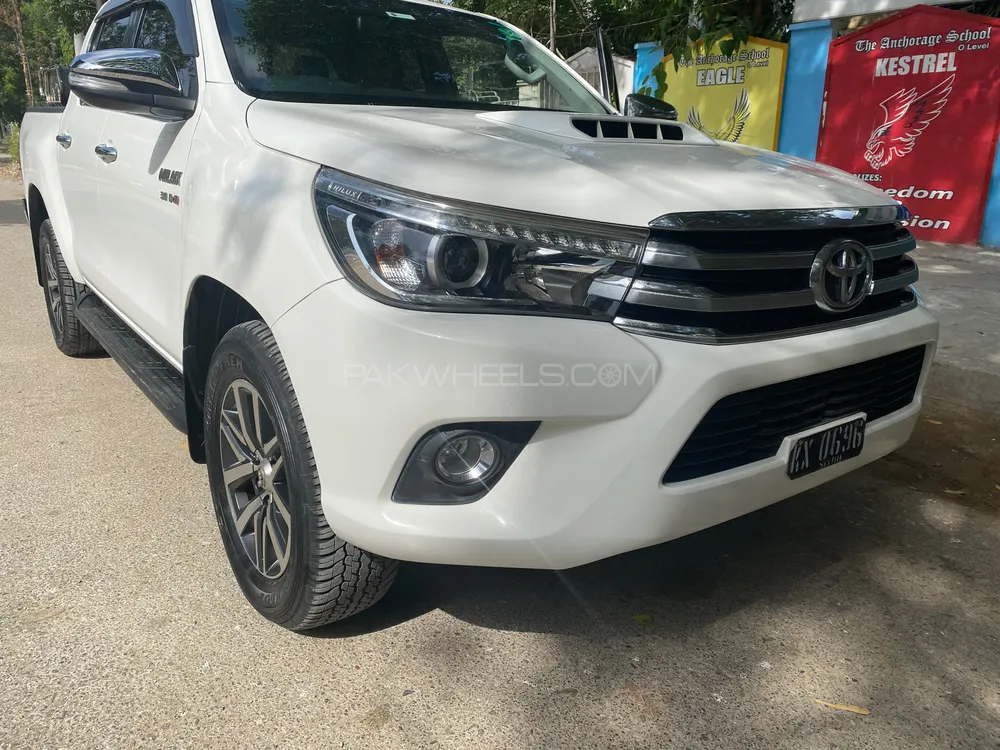 Toyota Hilux 2017 for Sale in Karachi Image-1