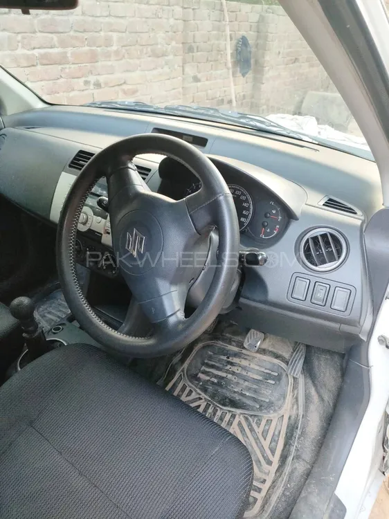 Suzuki Swift 2013 for Sale in Faisalabad Image-1