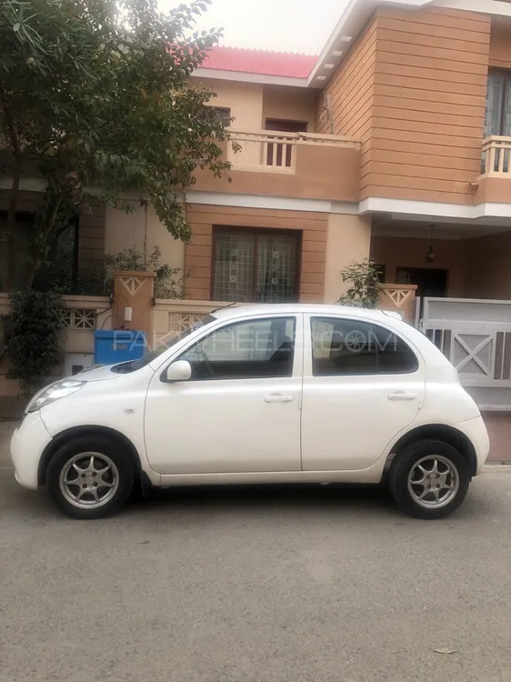 Nissan March 2004 for Sale in Lahore Image-1