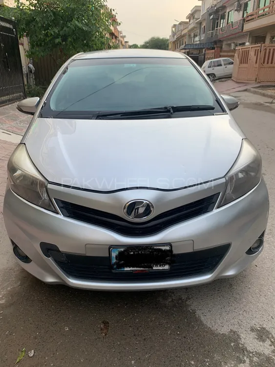 Toyota Vitz 2014 for Sale in Islamabad Image-1