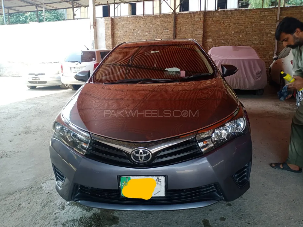 Toyota Corolla 2015 for Sale in Peshawar Image-1