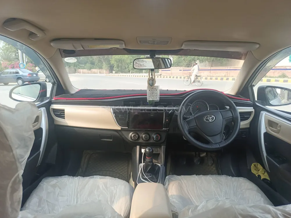 Toyota Corolla 2016 for Sale in Faisalabad Image-1