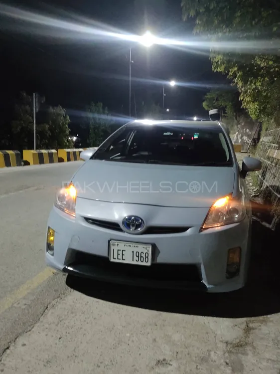 Toyota Prius 2011 for Sale in Peshawar Image-1