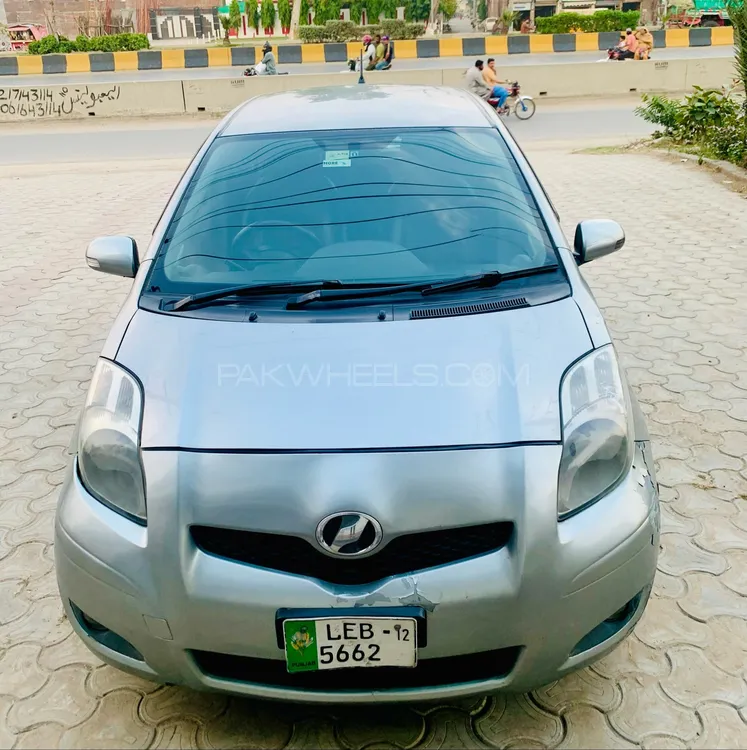 Toyota Vitz 2012 for Sale in Gujranwala Image-1
